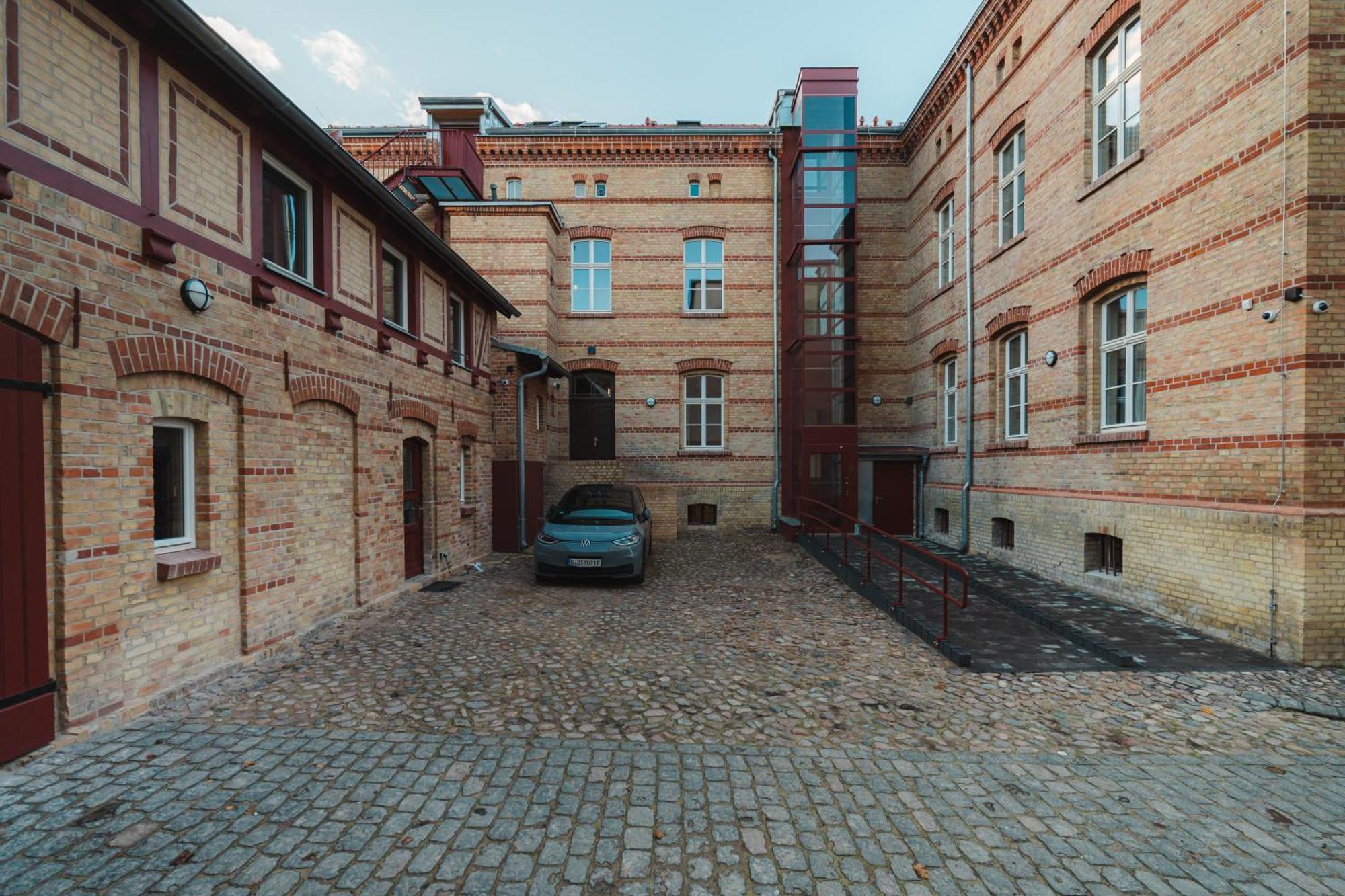 H24 Hotel Apartments Eberswalde Buitenkant foto